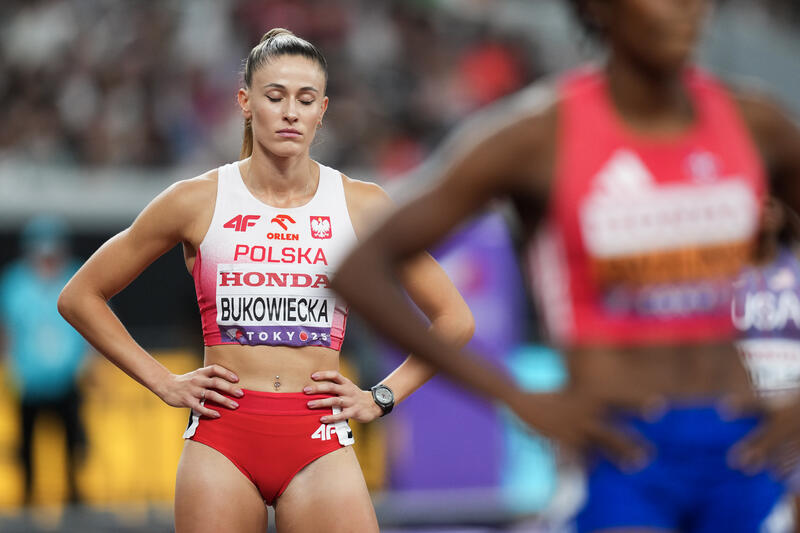 Natalia Bukowiecka of Poland prepares to compete in the womenÕs 400m semifinal during the World Athletics Championships in Tokyo, Japan 2025 in Tokyo, Japan on September 16, 2025. Poland's Natalia Bukowiecka won her women's 400m semifinal heat with a season's-best time of 49.67 seconds. Matrix Images / Nic Bothma