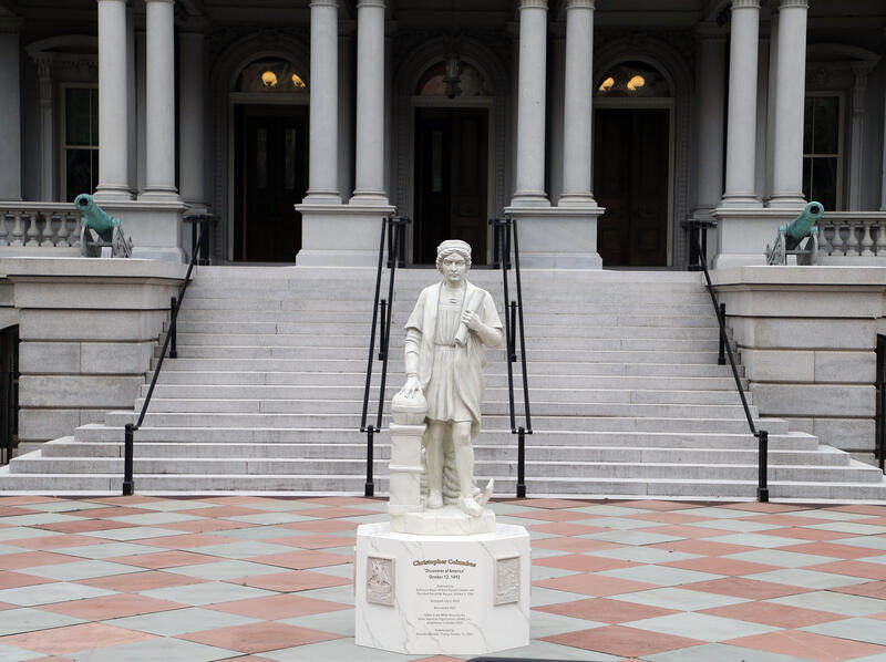 Columbus statue near the White House in Washington, DC, USA.