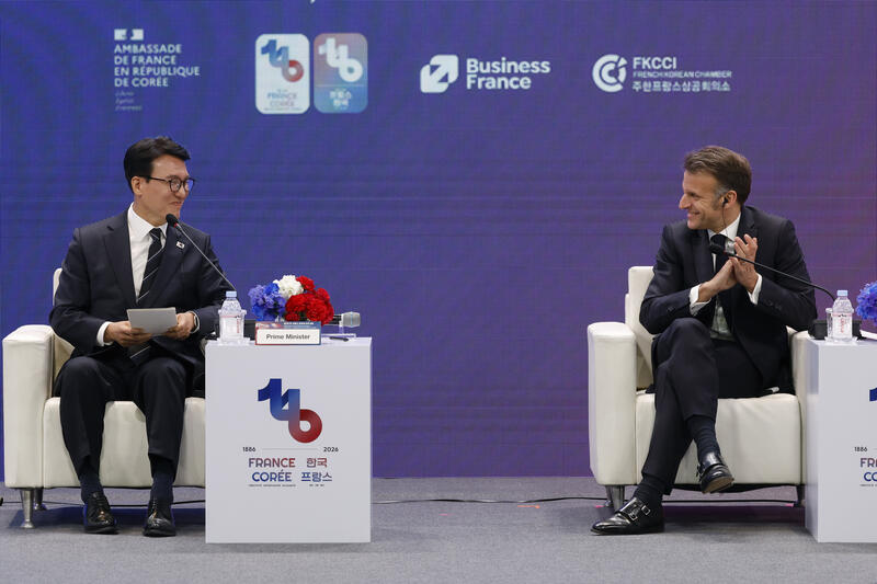 French President Macron attends Seoul business forum
