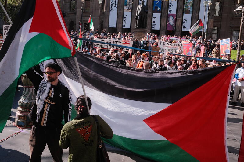Australian Government Urged to Sanction Israel during a Rally in Melbourne
