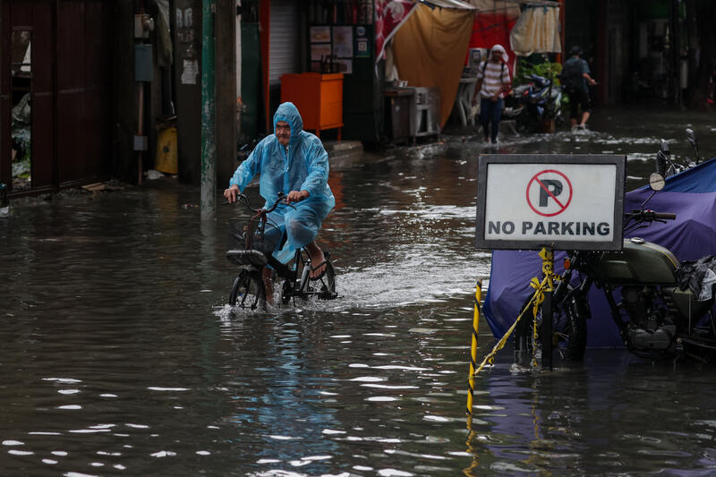Southwest monsoon continues to bring rain in Manila