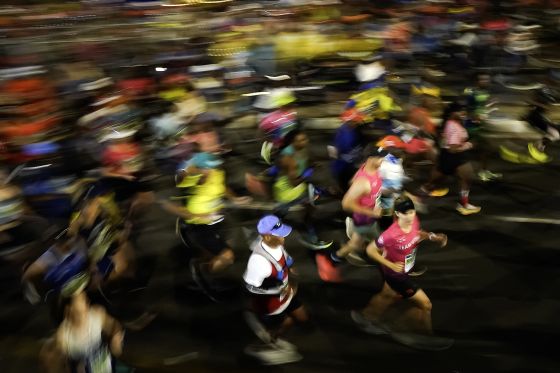 runners motion blur